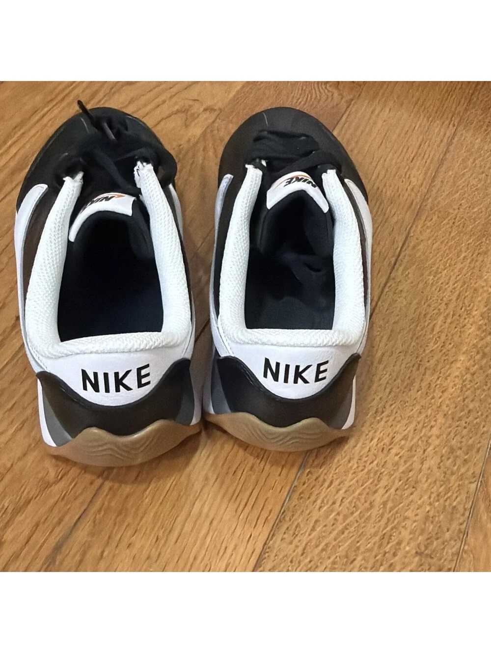 Size 7 US Womens Nike Pacific Leather Retro Black White Sneakers / 5.5 Men’s